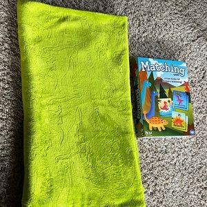 BNWOT & LIKE NEW Dinosaur Bundle w/super soft cuddle blanket & matching game!!